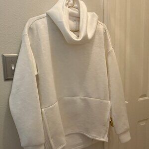 Fabletics Camo Lotta Cocoon Hoodie Pullover; Sz. M; Zip sides; kangaroo pocket